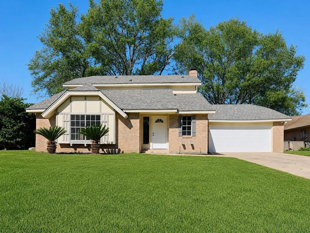 3310 Hampton Drive, Missouri City