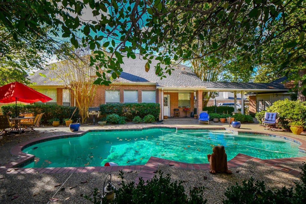 11814 Lake Grove Court, Tomball