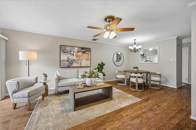 5050 Glenmont Drive F5, Houston