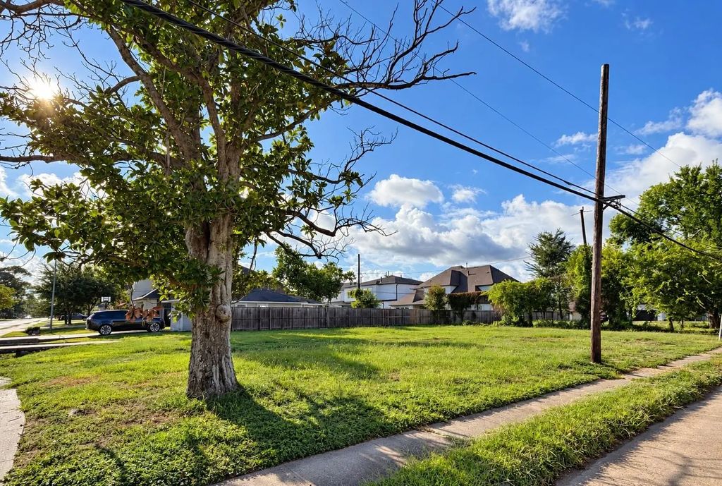 6629 Schiller Street, Houston