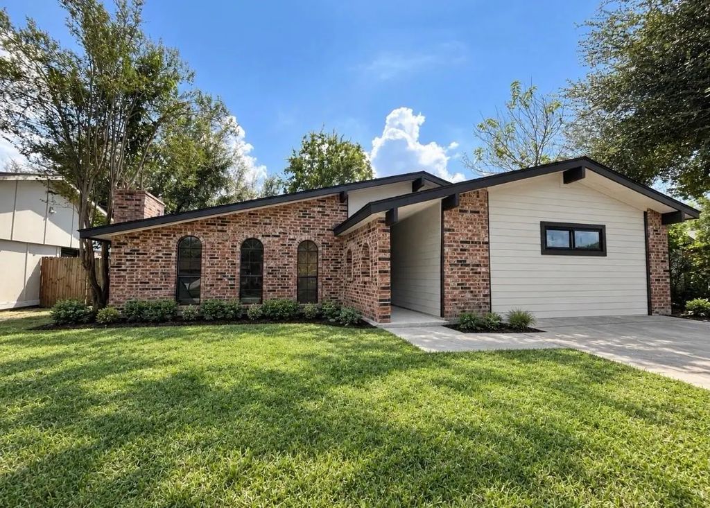 15307 Camino Del Sol Drive, Houston