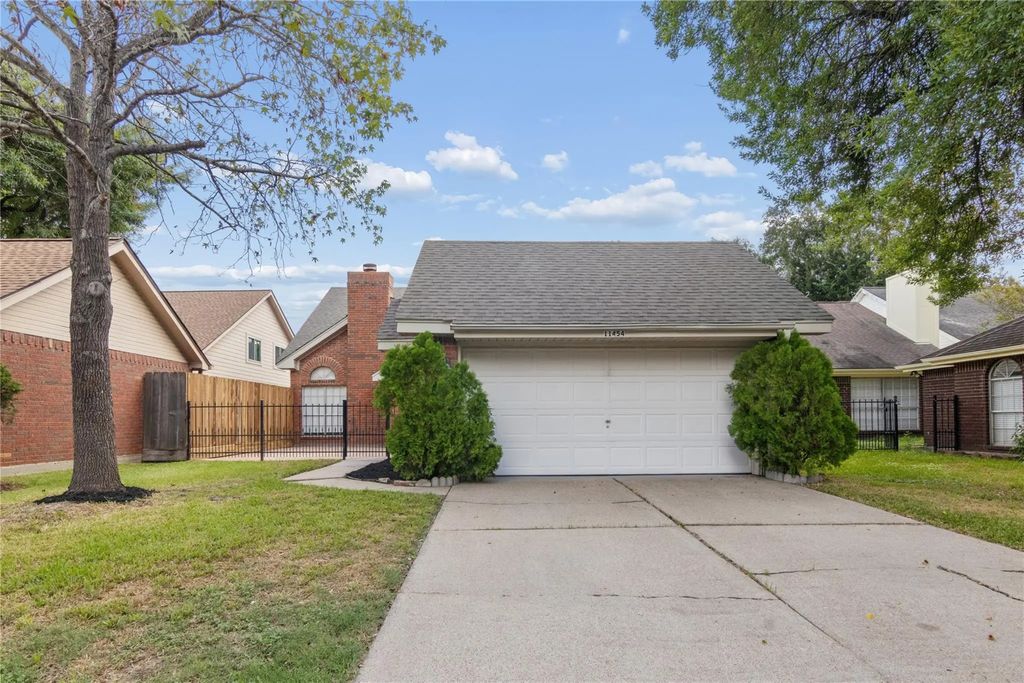 11454 W Travelers Way Circle, Houston