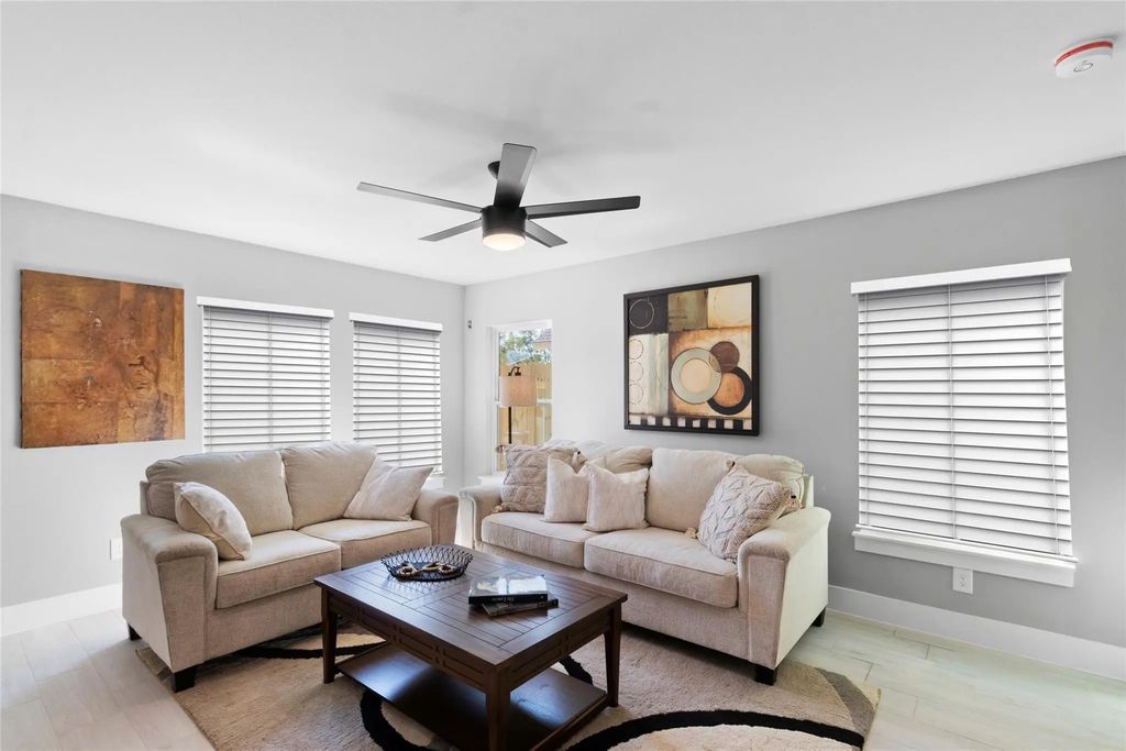 9946 Lanewell, Houston