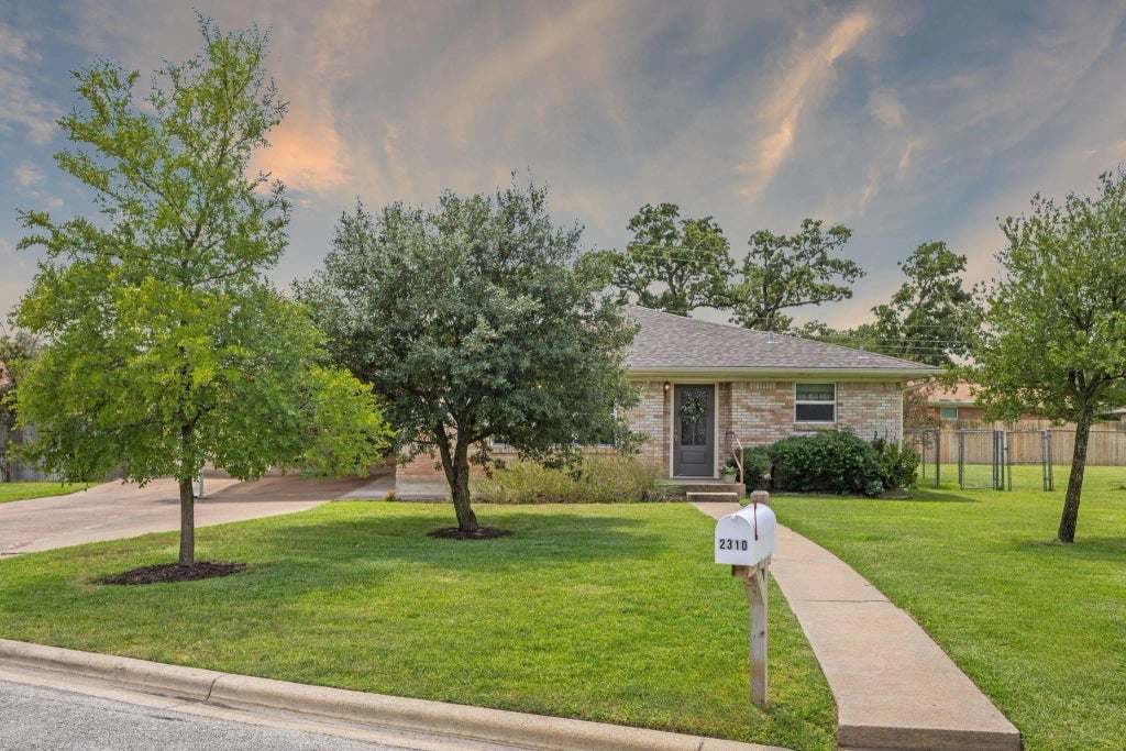 2310 Morningside Drive, Bryan