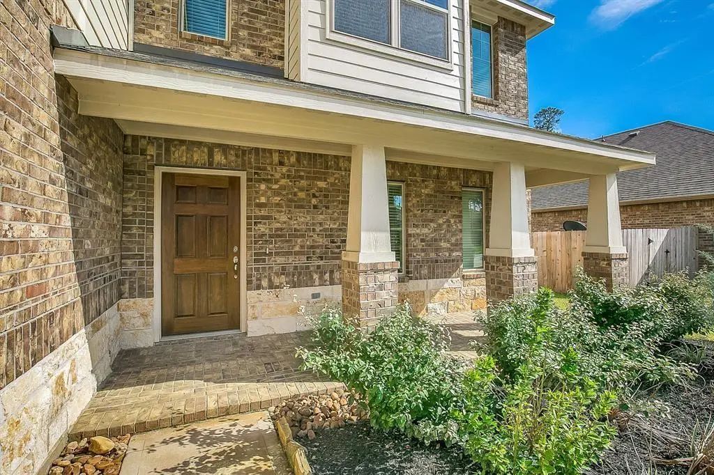 14019 S Wind Cave Court, Conroe