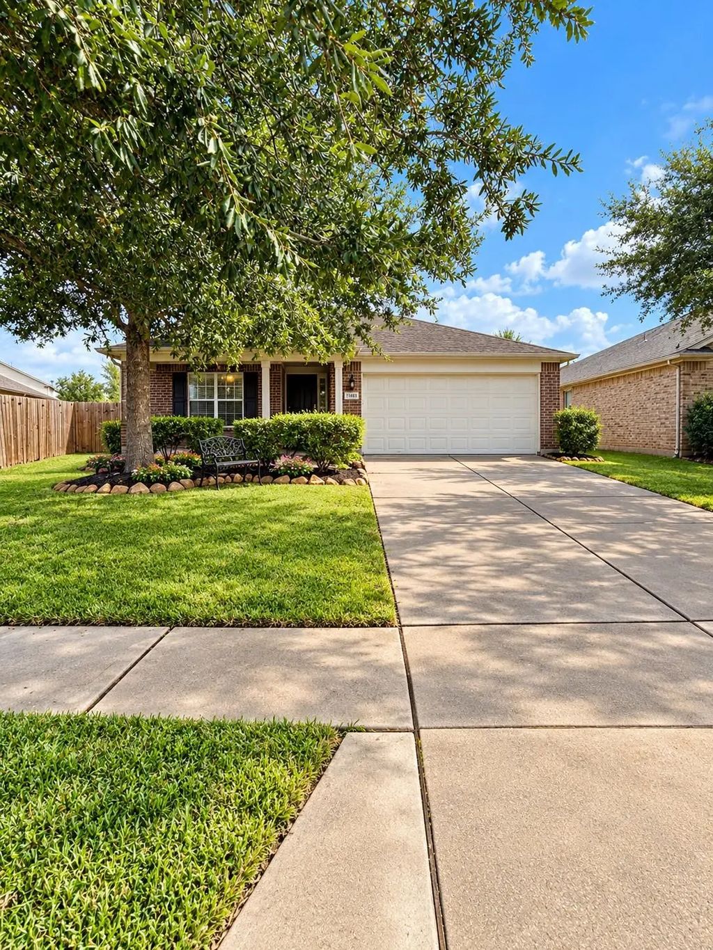 8126 Clover Leaf Drive, Rosenberg