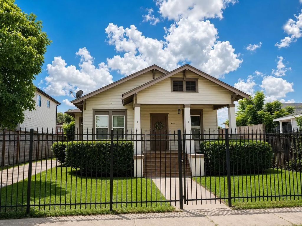 4310 Stanford Street, Houston