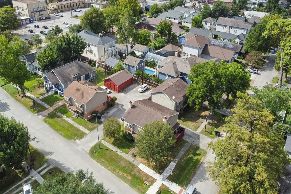 311 E 10th Street, Houston