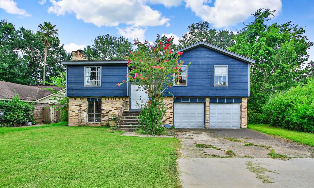 13115 Maxim Drive, Houston