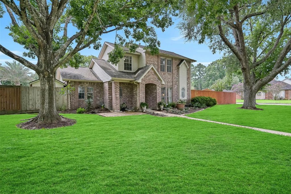 1018 Londonderry Avenue, Friendswood