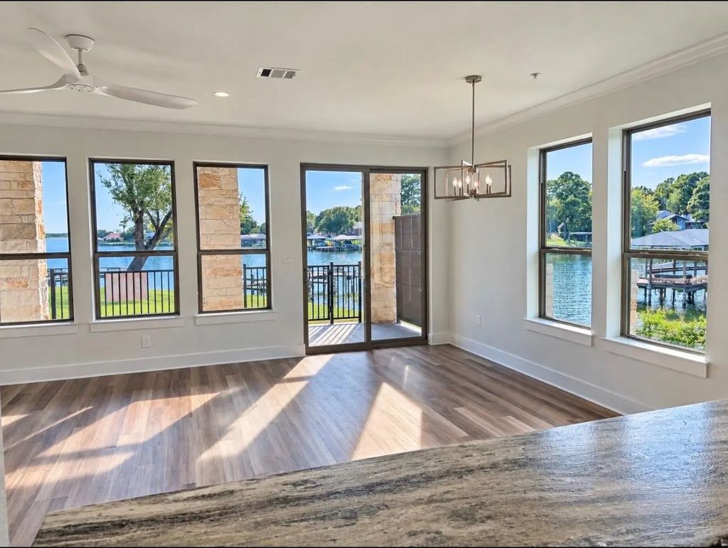 2112 Fm 3186 E3 E3, Onalaska