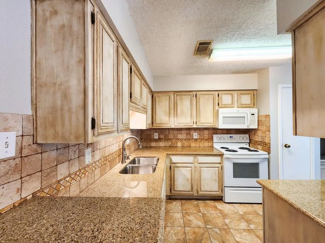 17742 Kings Park Lane, Houston