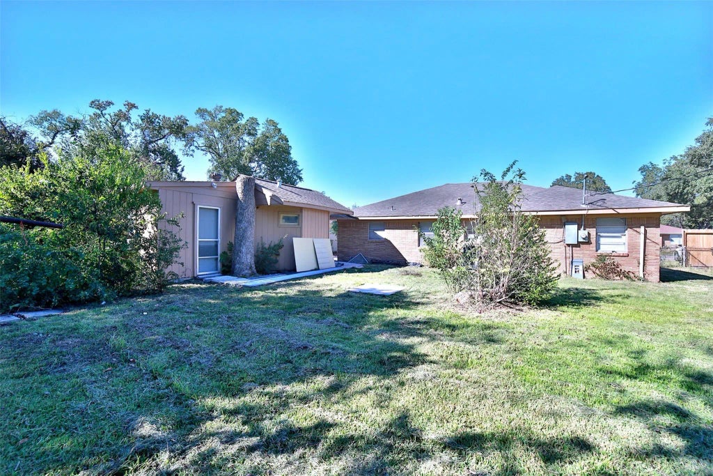 222 Spell Street, Houston