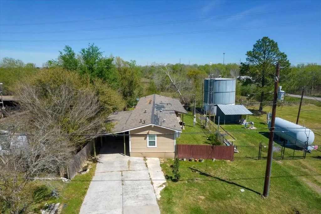 3629 County Road 870, Alvin
