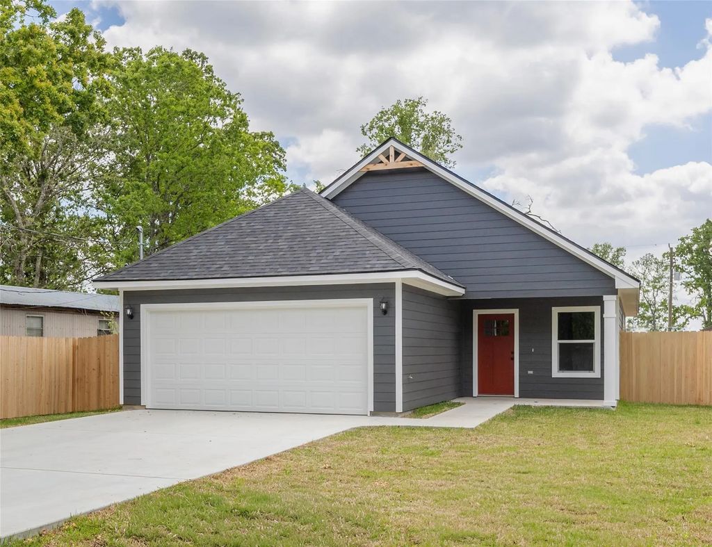905 A W Virginia Street, Navasota