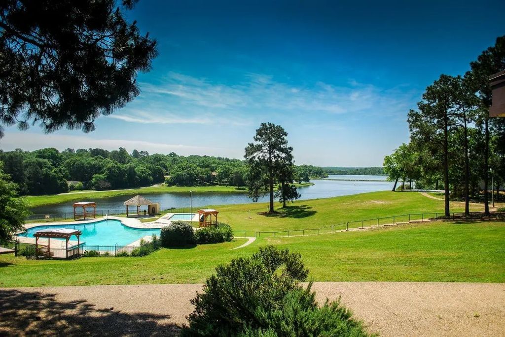 Tbd Patio, Hilltop Lakes