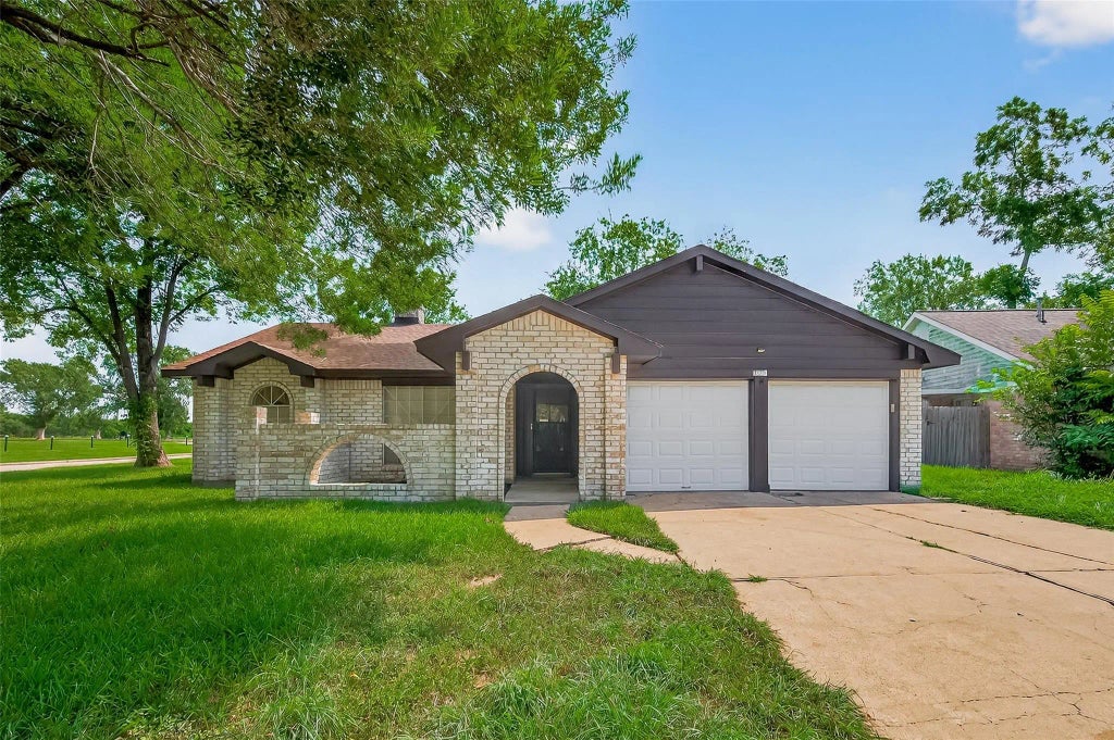 15403 Blueridge Road, Houston