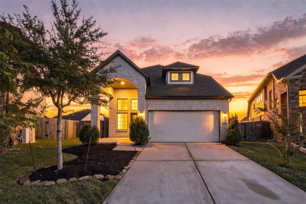 31218 Harmony Falls Court, Hockley