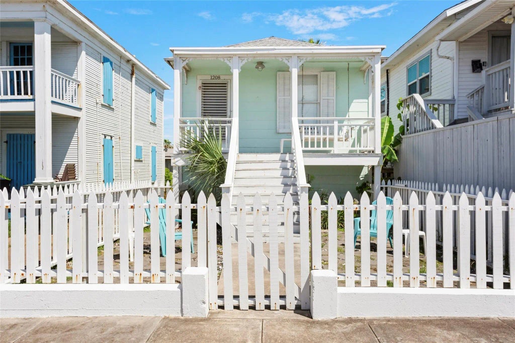 1208 Ursuline St Street, Galveston