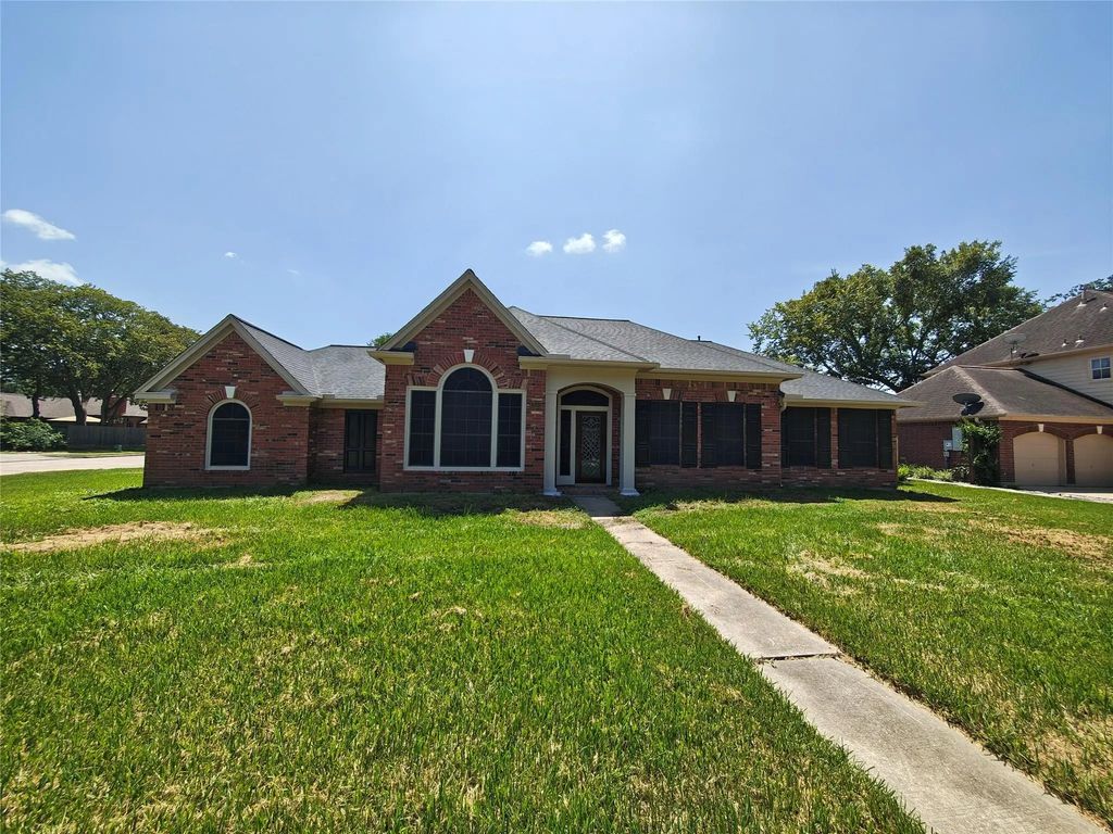 1301 Blueberry Lane, Friendswood