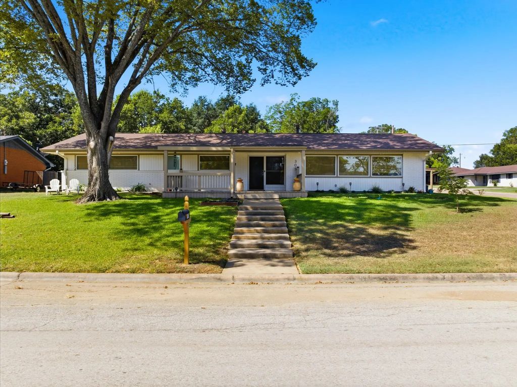 305 N Harvey Street, Caldwell