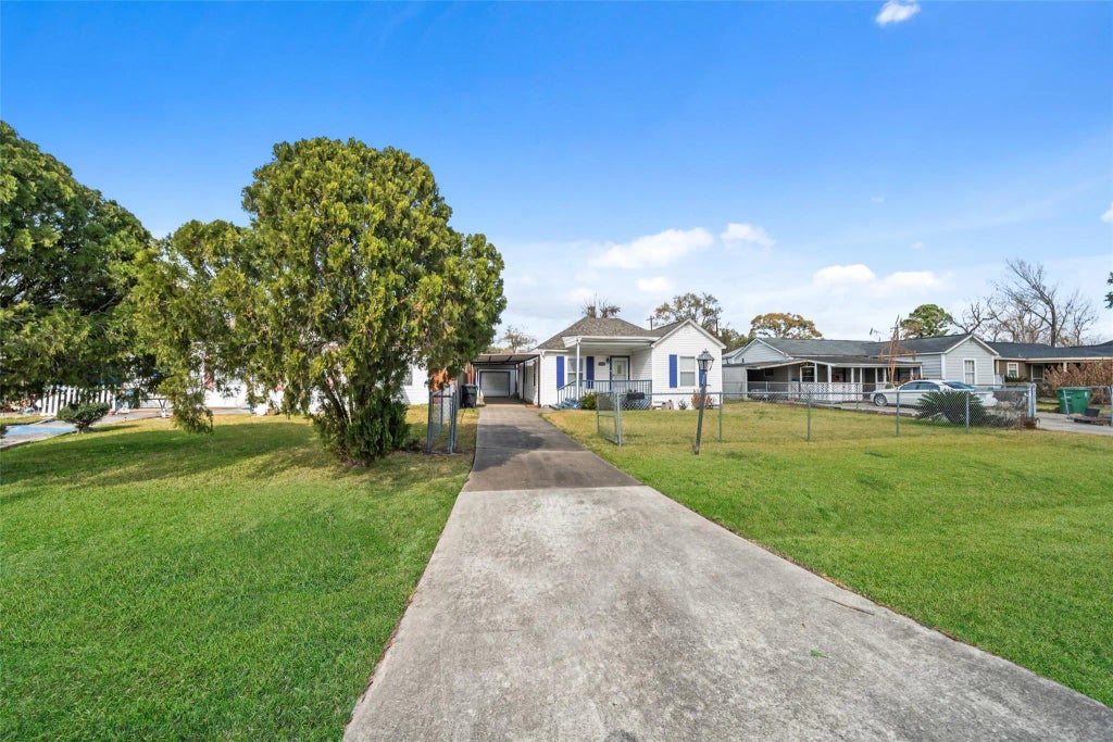 7619 Joplin Street, Houston