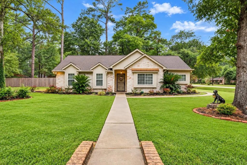14735 Waynewood Drive, Cypress