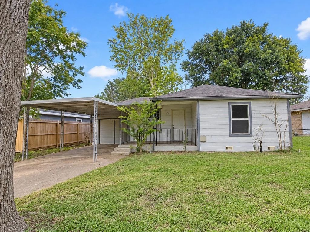 2309 Avenue F, Dickinson