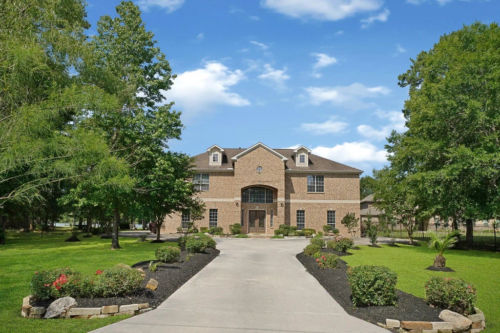 19363 Desna Drive, Porter