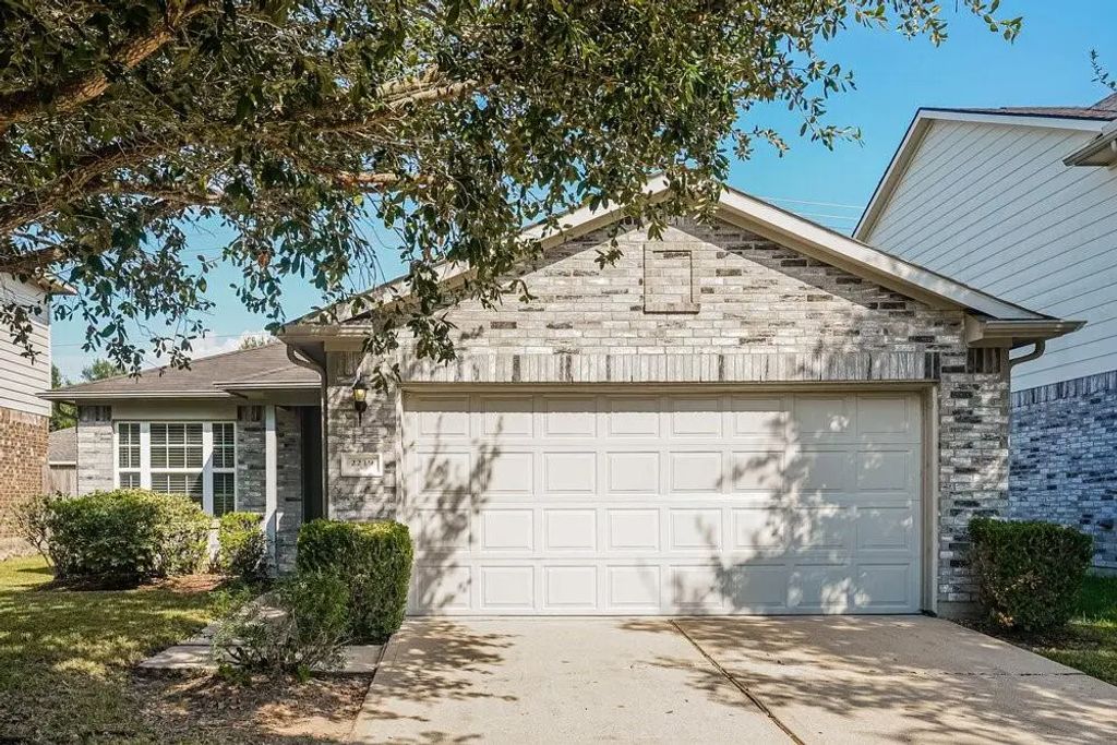 2219 Diamond Crest Drive, Houston