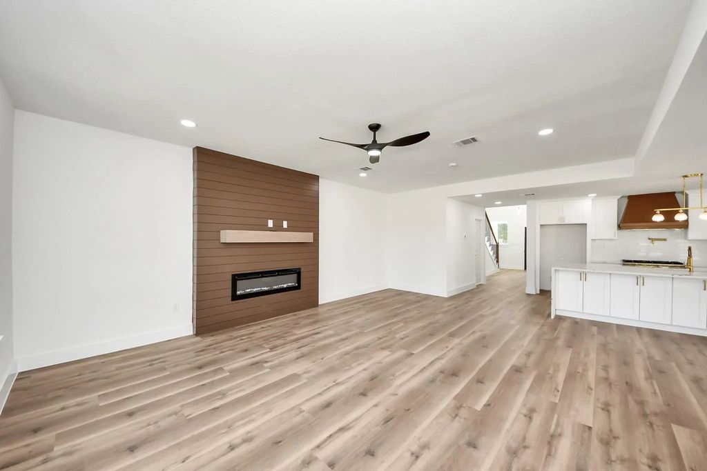 22 Presidio, Montgomery