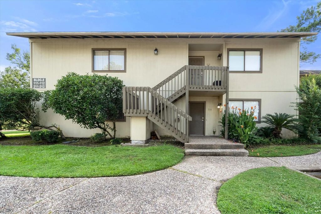 15919 Golf Club Drive 112, Crosby