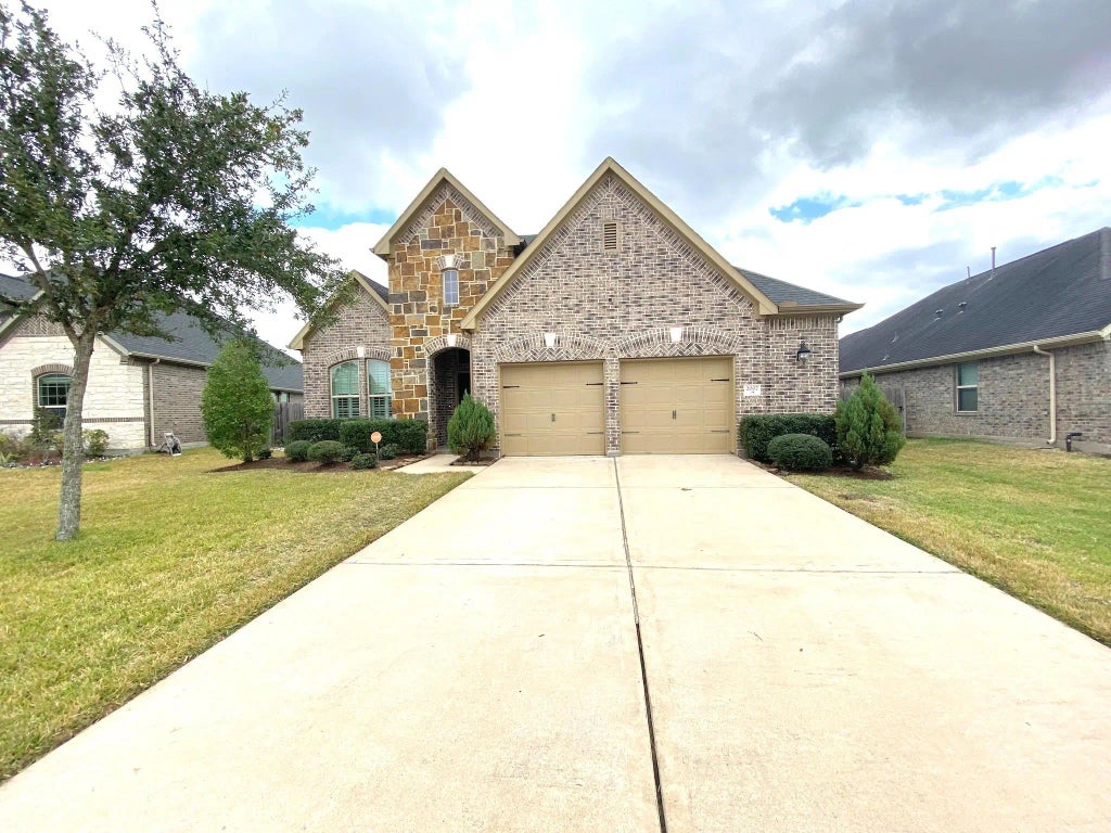 2007 Post Oak Court, Pearland