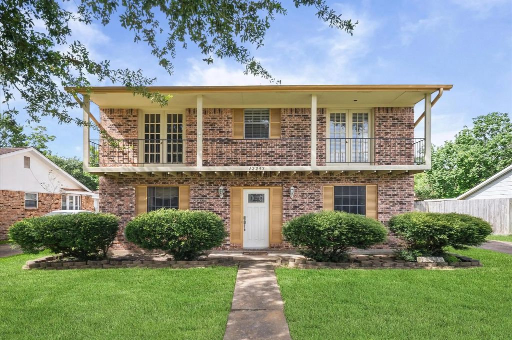 12235 Alston Drive, Meadows Place