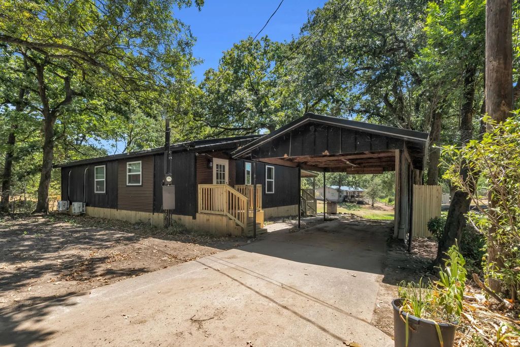 111 Wren Lane, Gun Barrel City