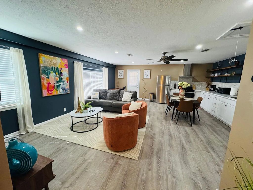 13015 Frank Lane, Stafford