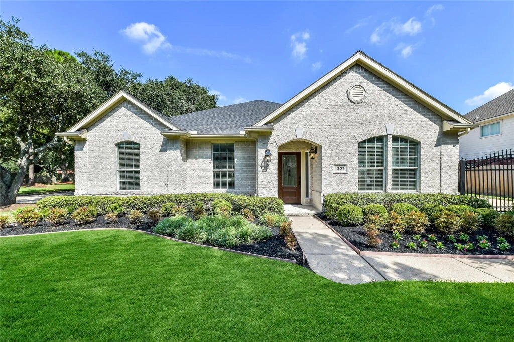 201 Rustic Oaks Drive, League City