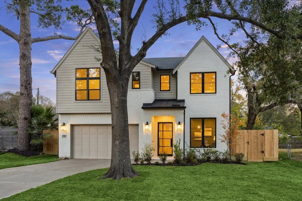 910 W 41st Street, Houston