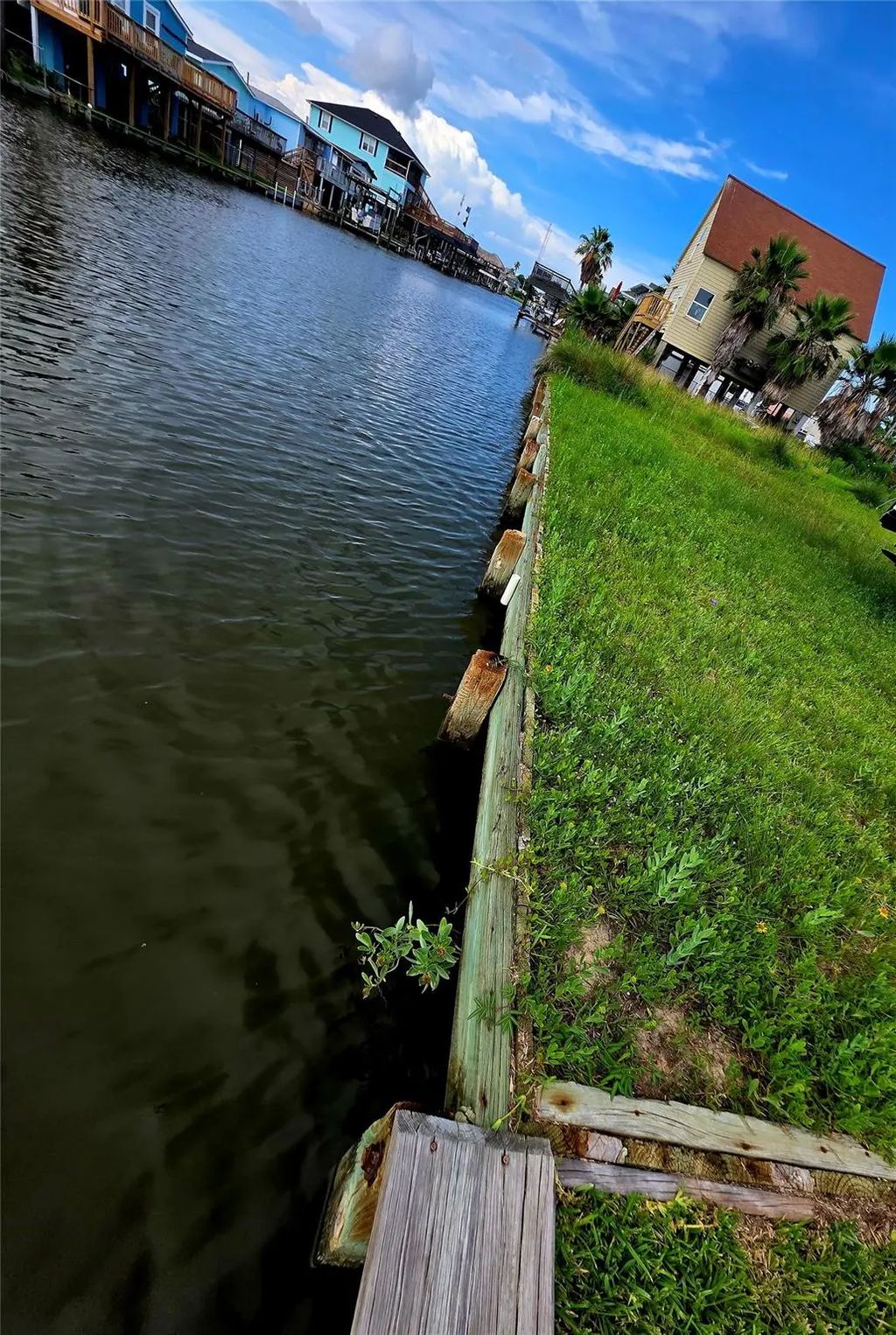 90 Bayou Vista Drive, Hitchcock