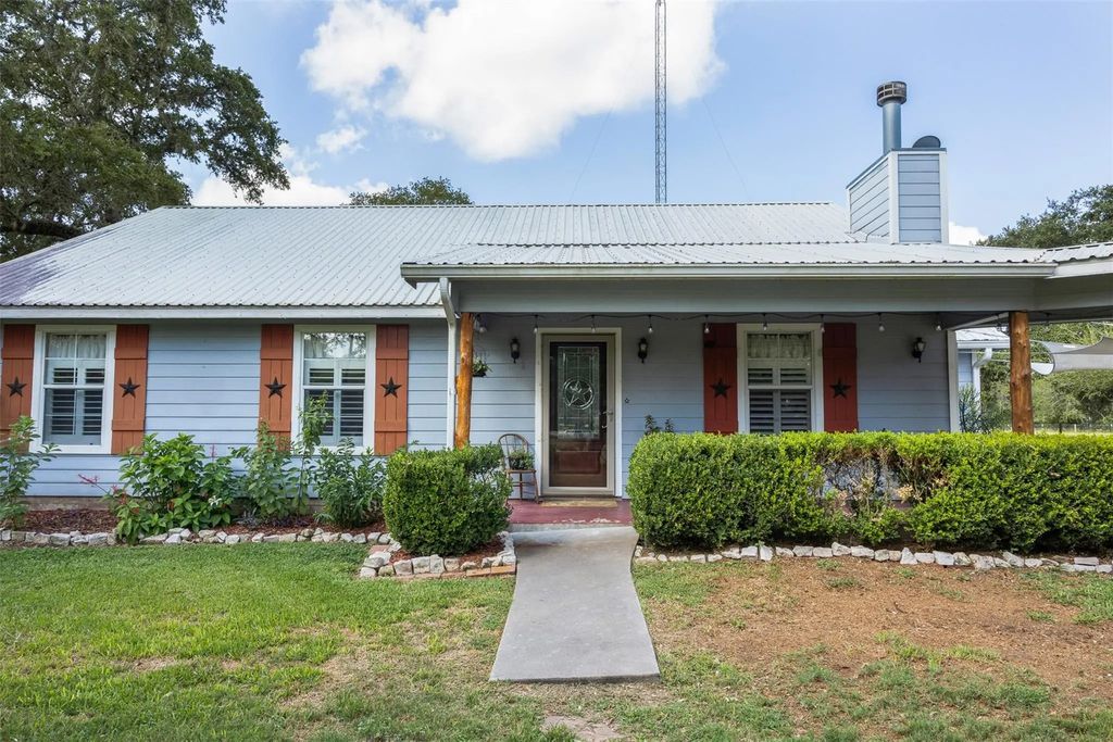 15264 Fm 530, Hallettsville