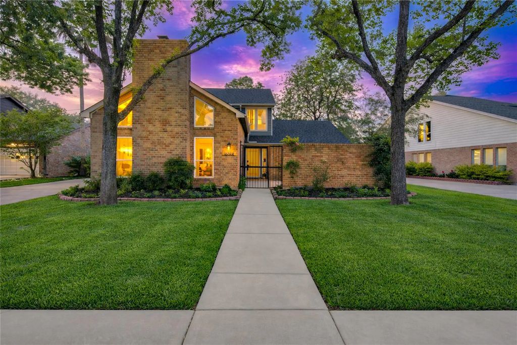 2258 Woodland Springs Street, Houston