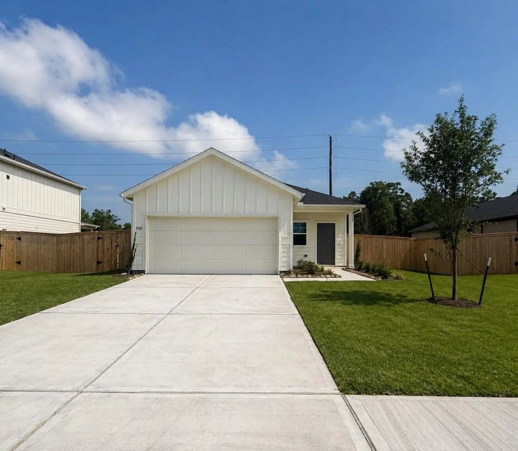 7110 Thomas James Court, Cove