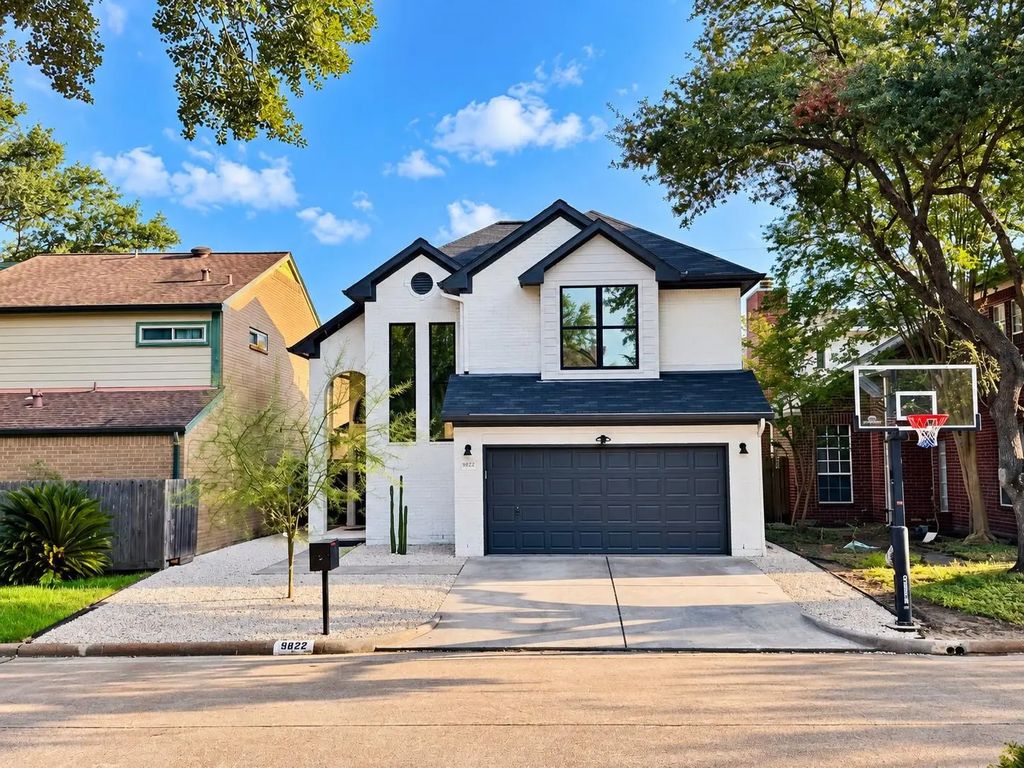9822 Oak Point Drive, Houston