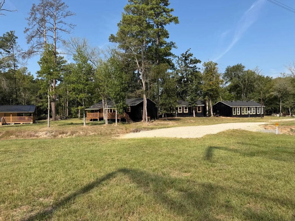 6346 Clark Rd, Waller
