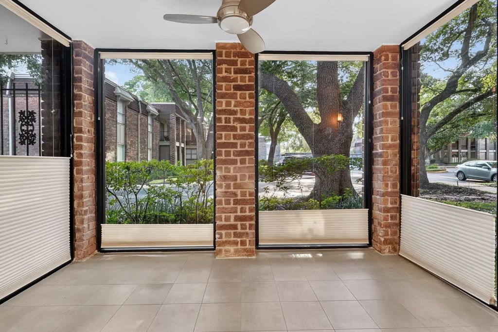 7575 Katy Freeway 63, Houston