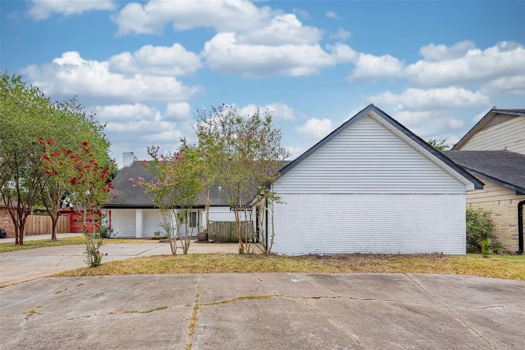 6215 Portal Drive, Houston