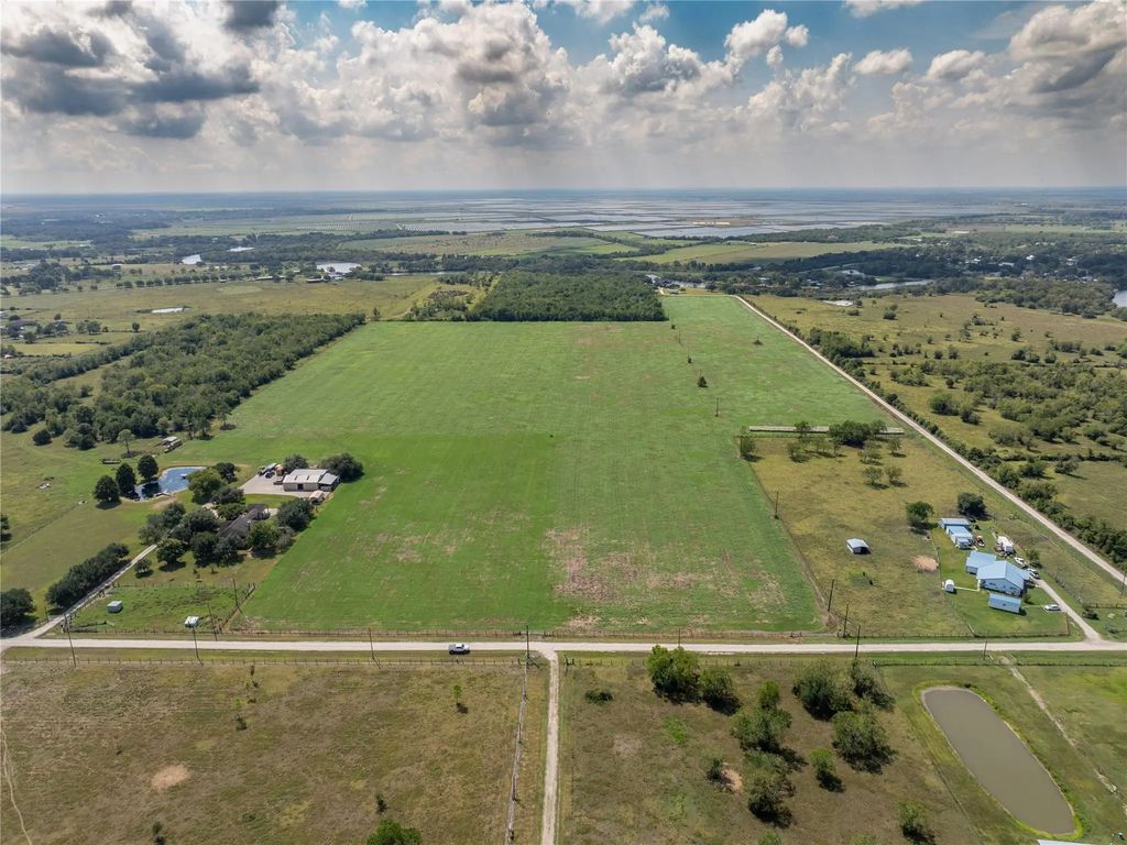 Chocorio Road, Alvin