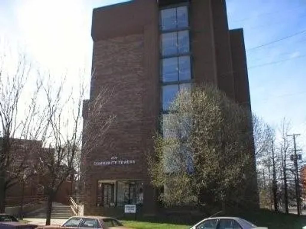 2526 W Madison Street, Other