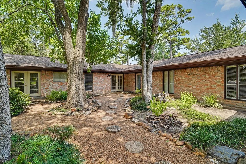 2301 Longwood Drive, Pearland