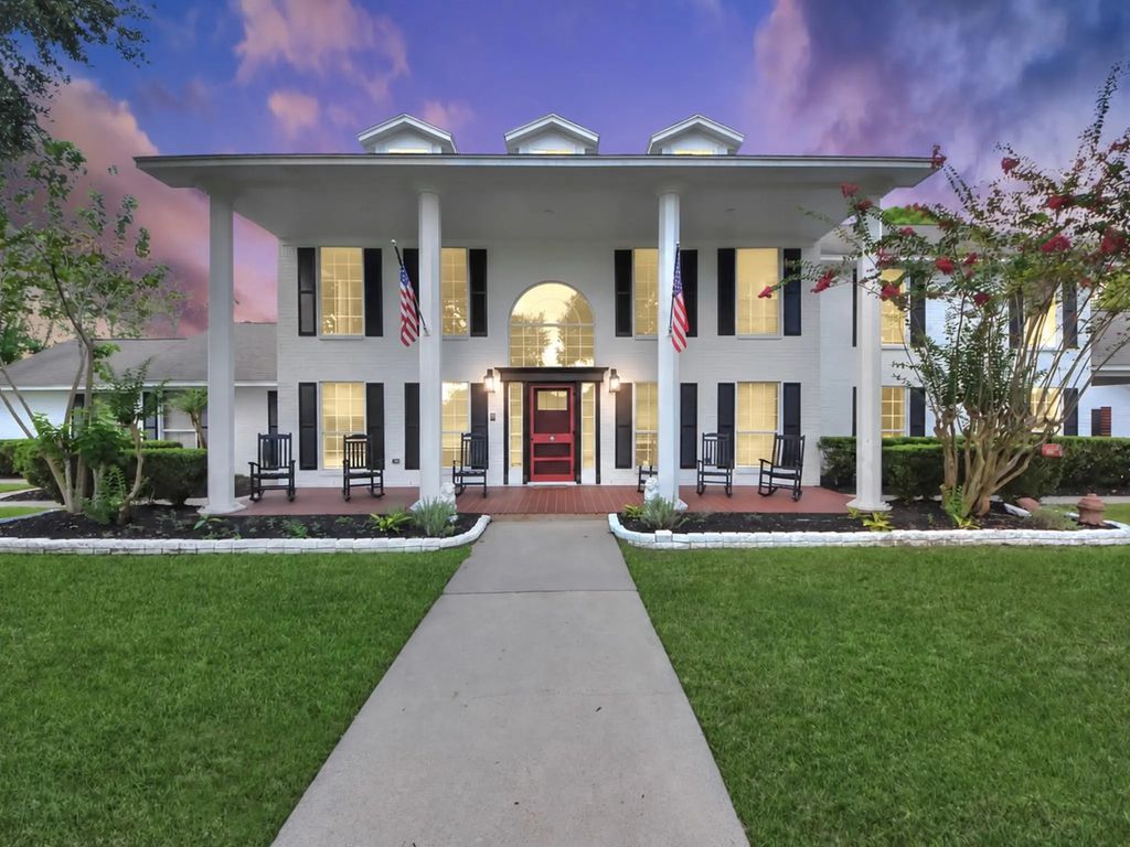 1910 Avenue L, Santa Fe